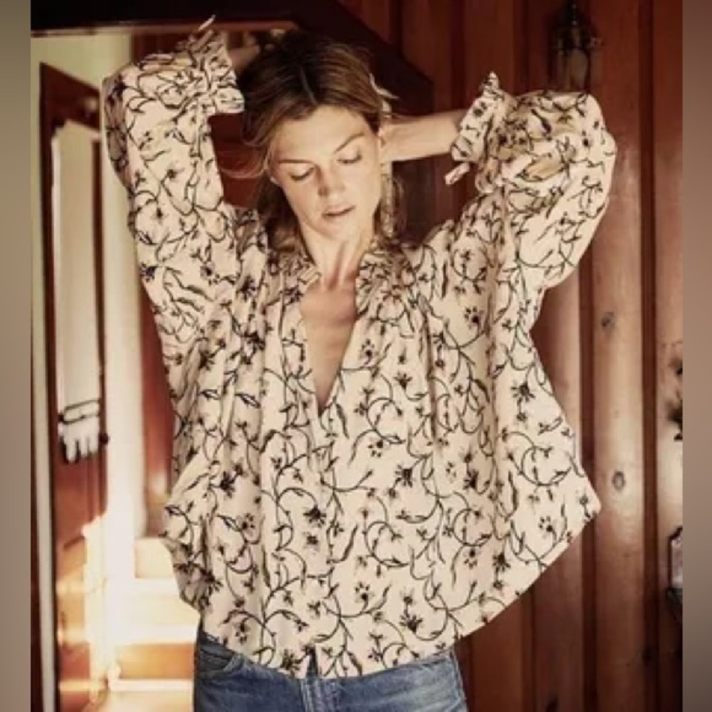 Dôen Baltic top in Crème scroll print